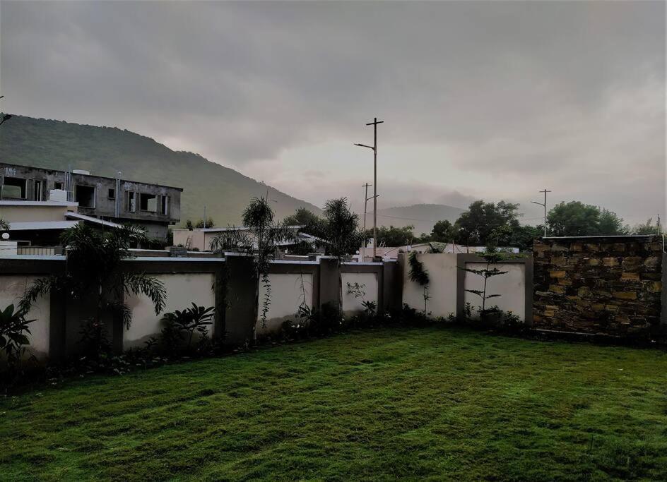Nine Hill Villa - 2Bhk Private Villa With Pool Udaipur Exteriör bild
